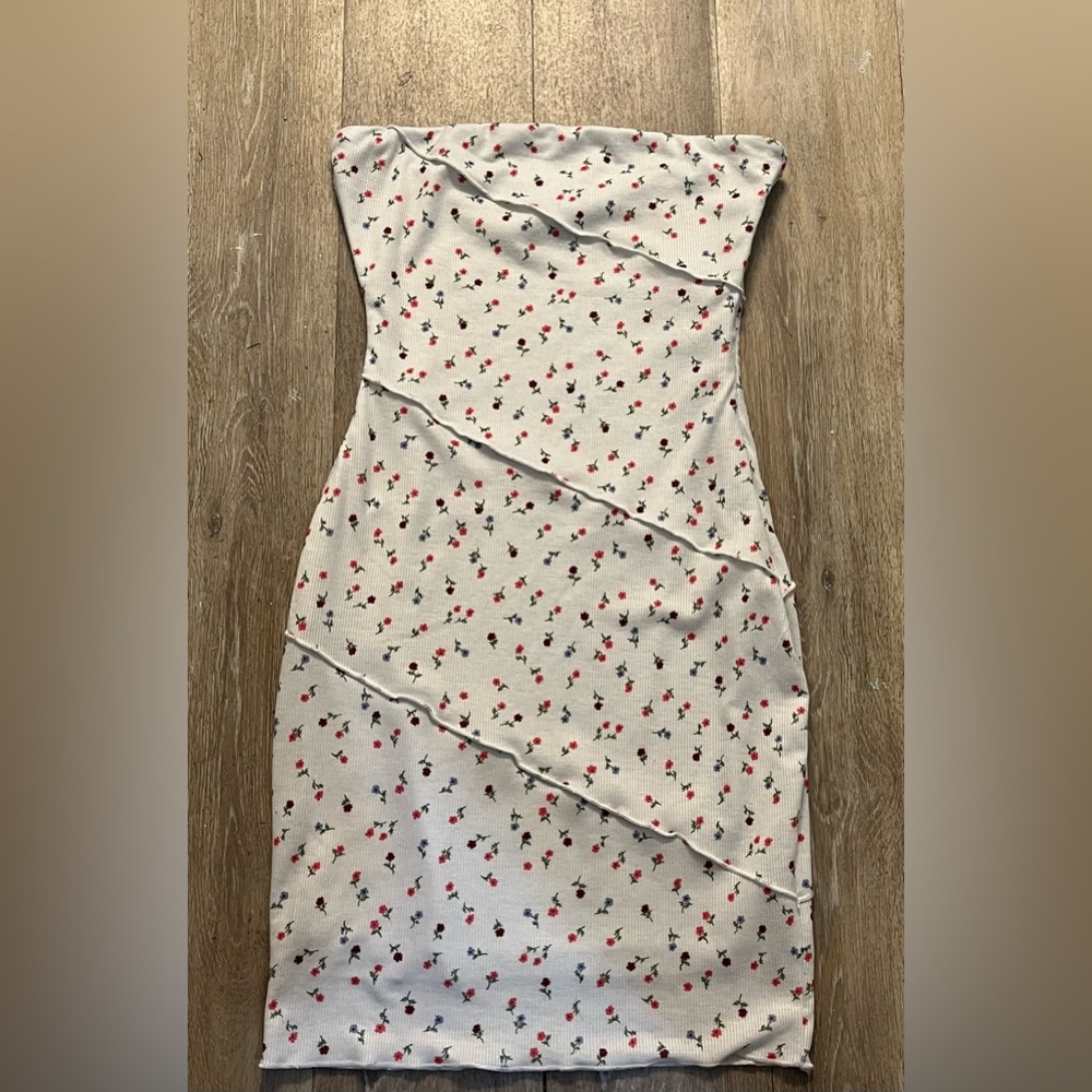 Princess Polly Oscar mini dress in a white floral print Women’s Sz 4